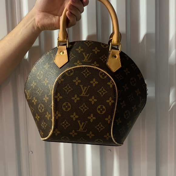 LOUIS VUITTON
MONOGRAM CANVAS ELLIPSE PM - Picture 3 of 9